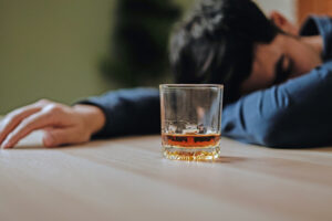 vrach-nazvala-glavnoe-otlichie-pohmelja-ot-otravlenija-alkogolem-48de55d