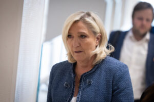 nazvan-glavnyj-konkurent-le-pen-na-prezidentskih-vyborah-52dc601
