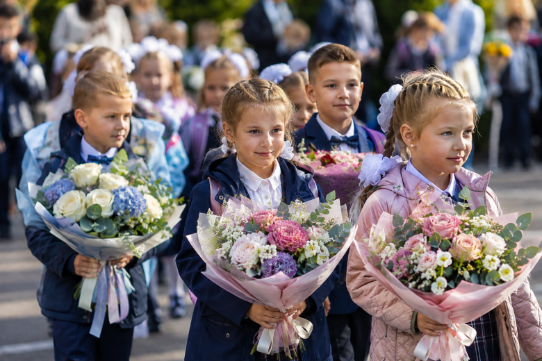 cvety-k-1-sentjabrja-hity-prodazh-allergennye-rastenija-i-sovety-po-ekonomii-2520e52