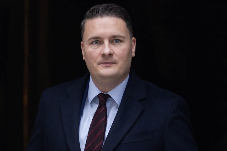 telefon-ministra-oborony-strany-nato-okazalsja-v-otkrytom-dostupe-564a9c6