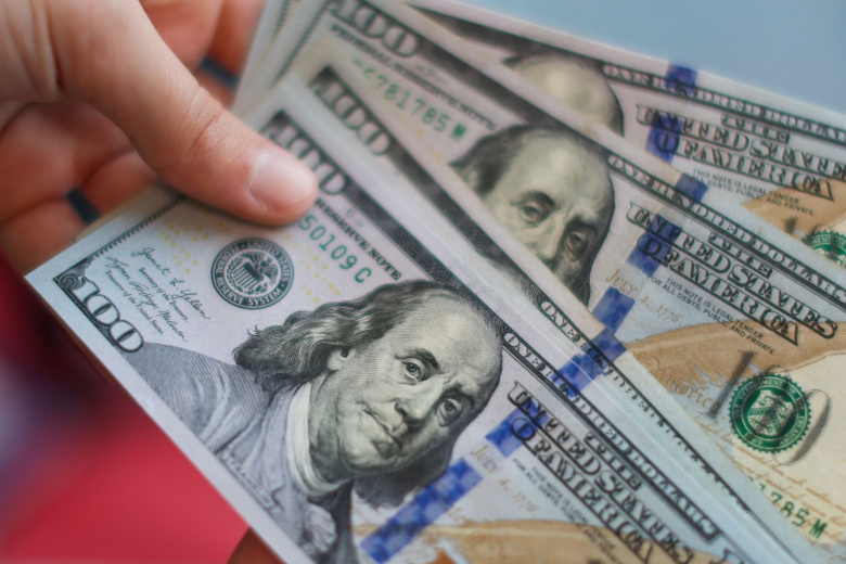 finansist-otvetila-pochemu-cb-prodlil-ogranichenija-na-snjatie-nalichnoj-valjuty-6e151ee